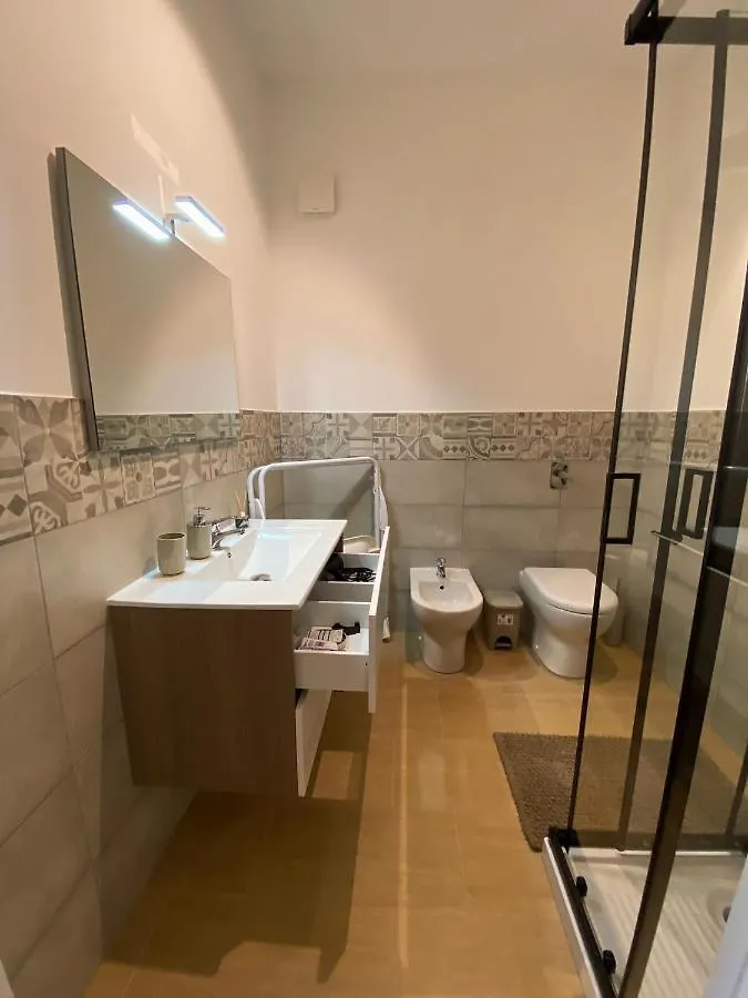 Artemide 15 New Apartment Near Mondello パレルモ